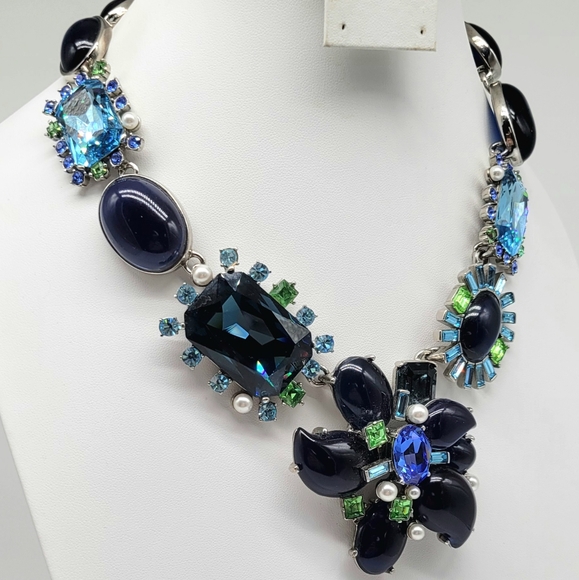 Oscar de la Renta Blue Glass and Swarovski Crystal Flower Statement Necklace - Picture 6 of 13